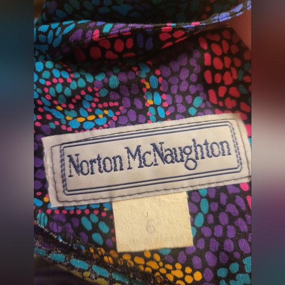 Colorful Patterned Top - Picture 4 of 4